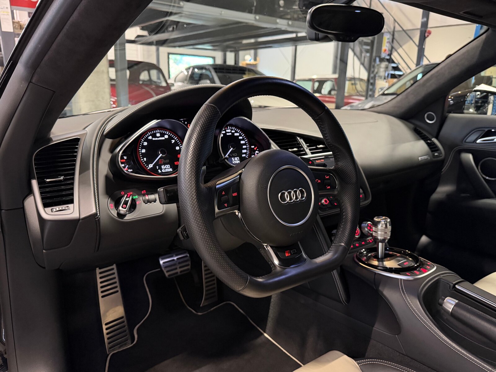 AUDI R8 Coupé 5.2 S-Tronic, Essence, Occasion / Utilisé, Automatique - 7