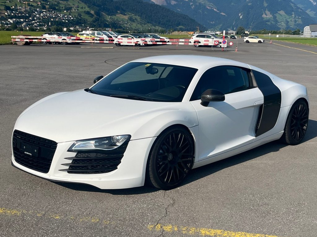 AUDI R8 4.2 FSI V8 quattro