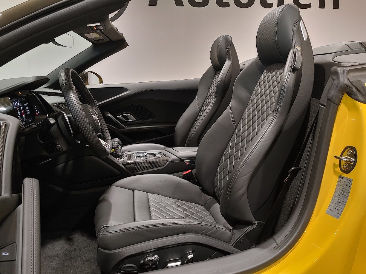 AUDI R8 Spyder V10 performance, Benzin, Occasion / Gebraucht, Automatik - 7