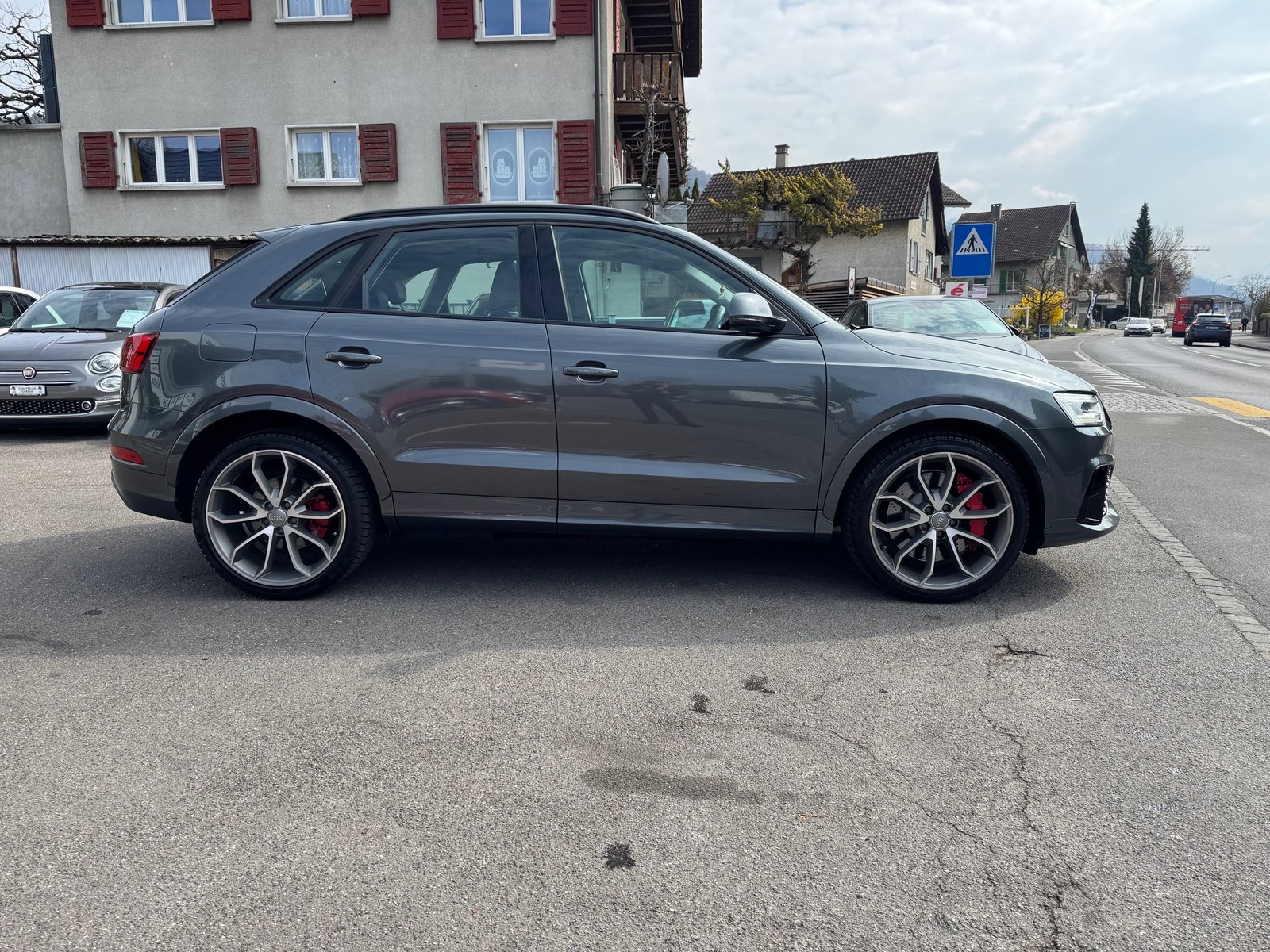 AUDI RS Q3 408PS 2.5 TFSI quattro S-tronic, Benzin, Occasion / Gebraucht, Automatik - 6