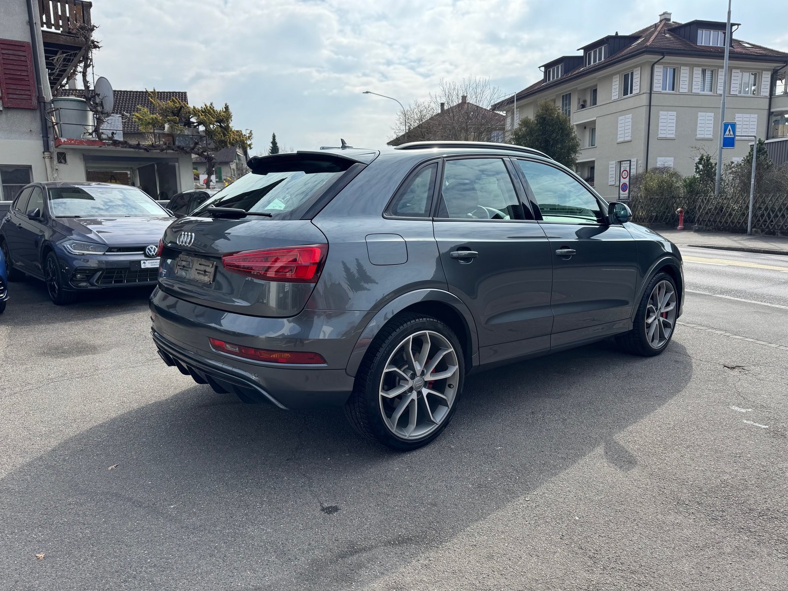 AUDI RS Q3 408PS 2.5 TFSI quattro S-tronic, Benzin, Occasion / Gebraucht, Automatik - 7