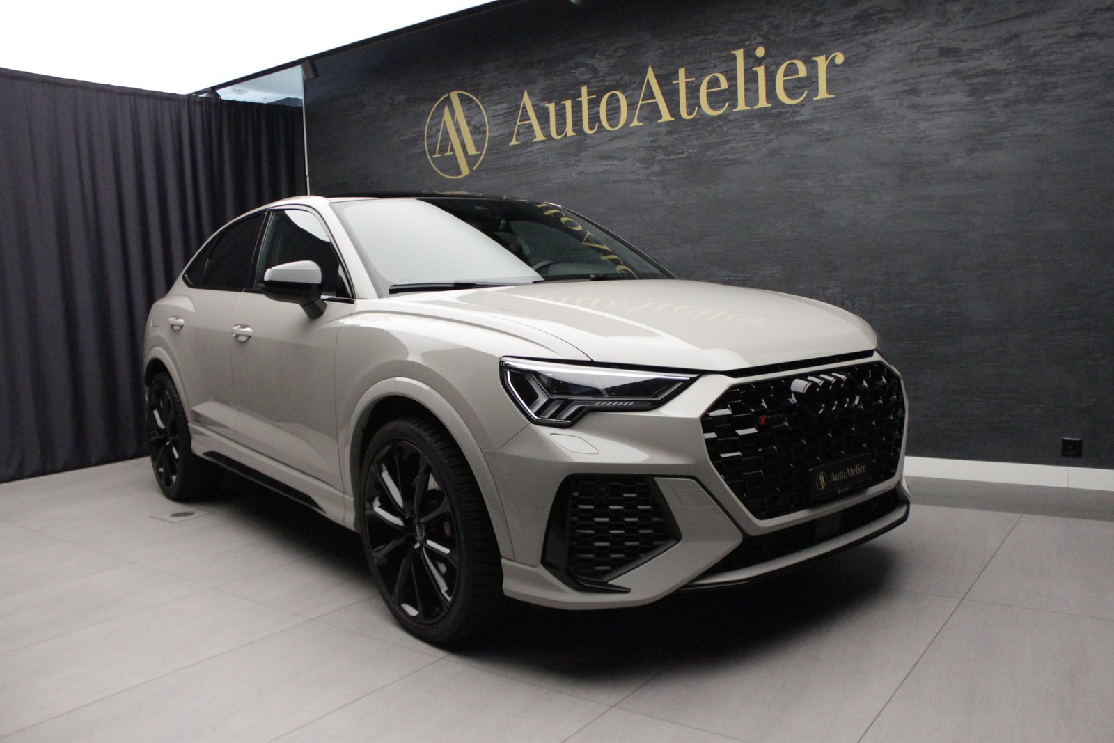 AUDI RS Q3 Sportback quattro S tronic, Essence, Occasion / Utilisé, Automatique - 2