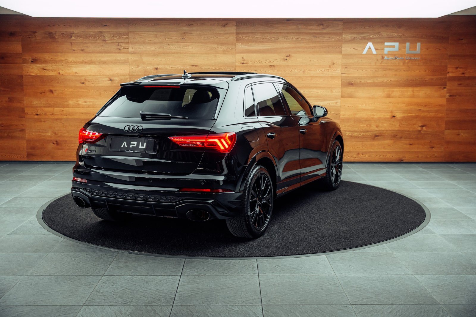 AUDI RS Q3 2.5 TFSI quattro S tronic, Essence, Occasion / Utilisé, Automatique - 2
