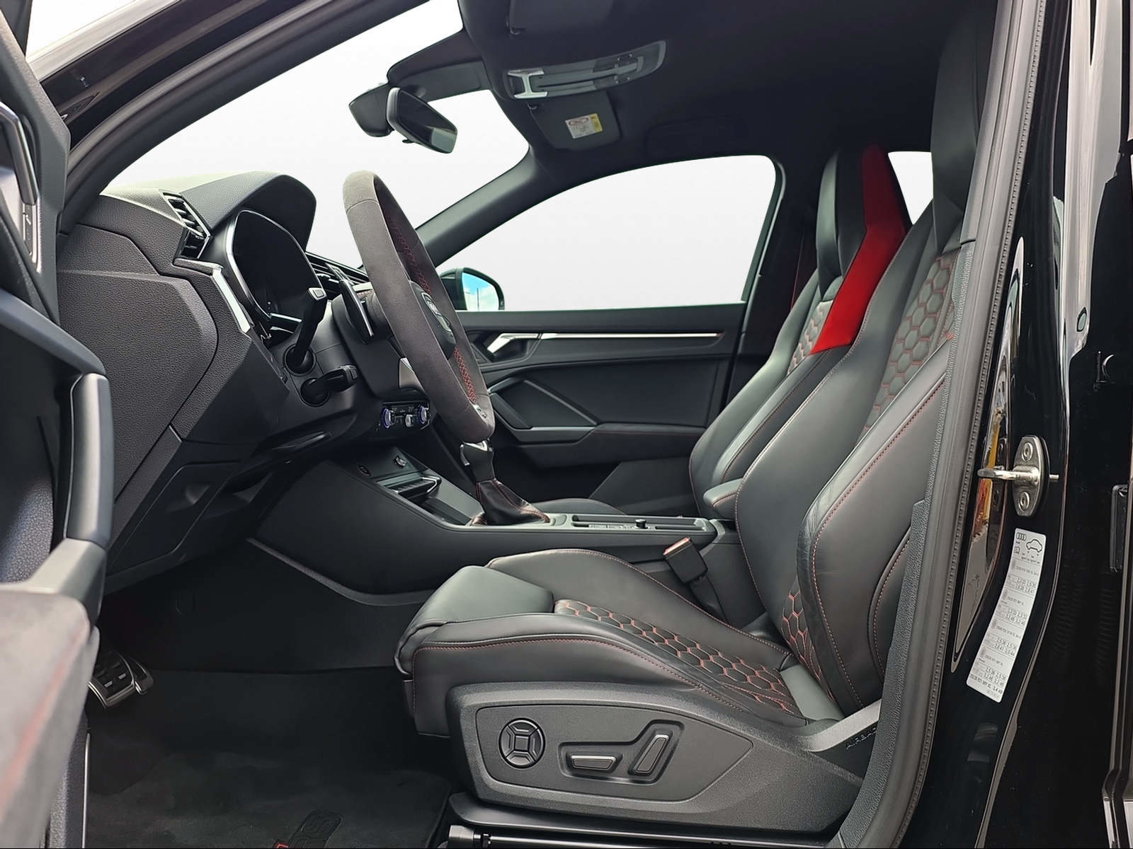 AUDI RS Q3 Sportback, Benzin, Occasion / Gebraucht, Automatik - 7