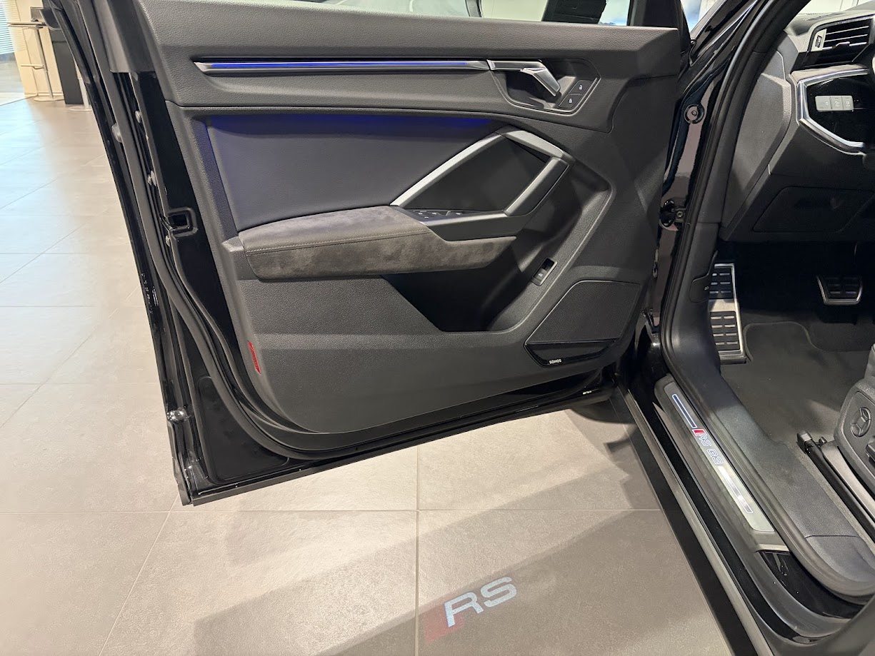 AUDI RS Q3, Essence, Occasion / Utilisé, Automatique - 3