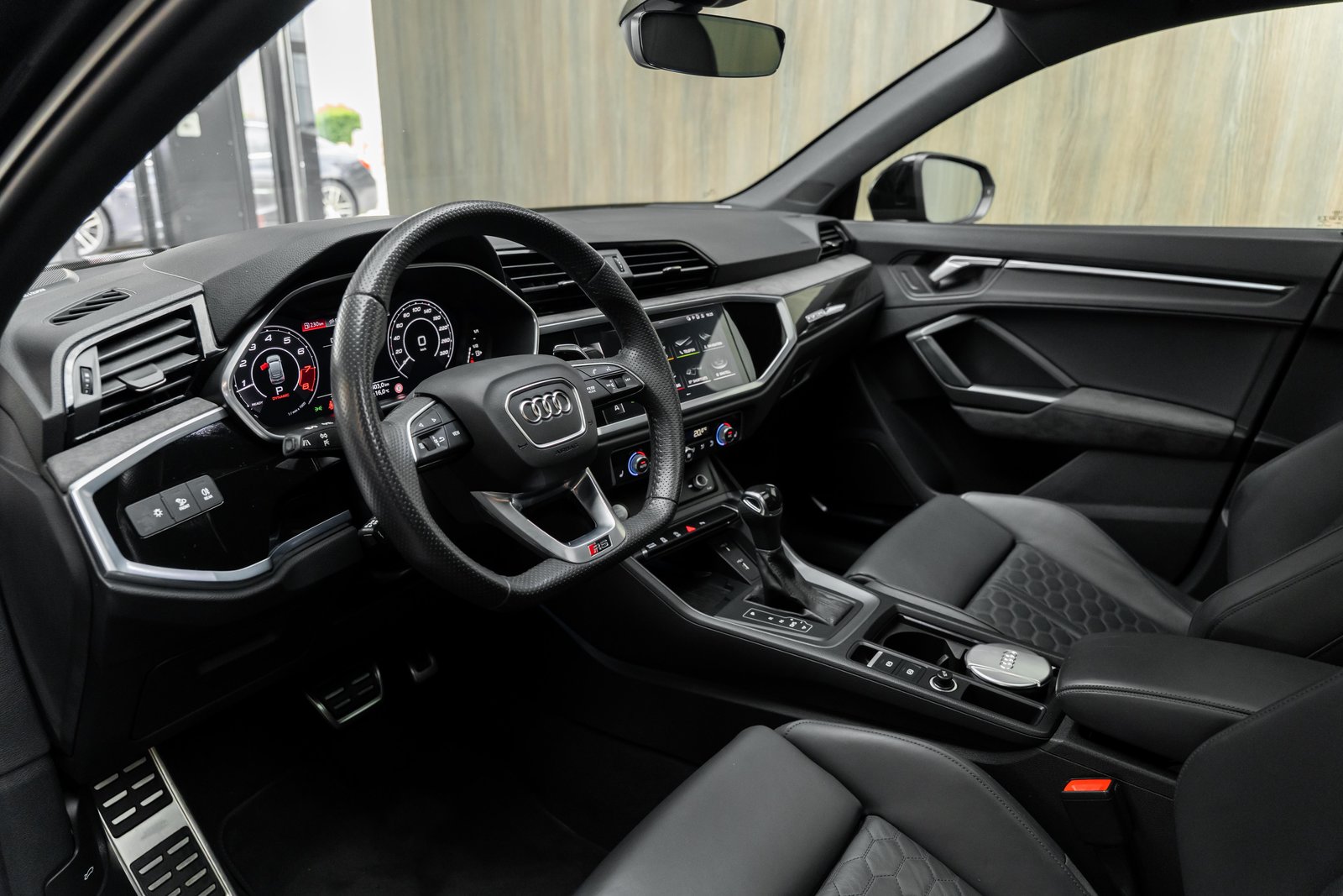 AUDI RS Q3 Sportback quattro S tronic, Petrol, Second hand / Used, Automatic - 4