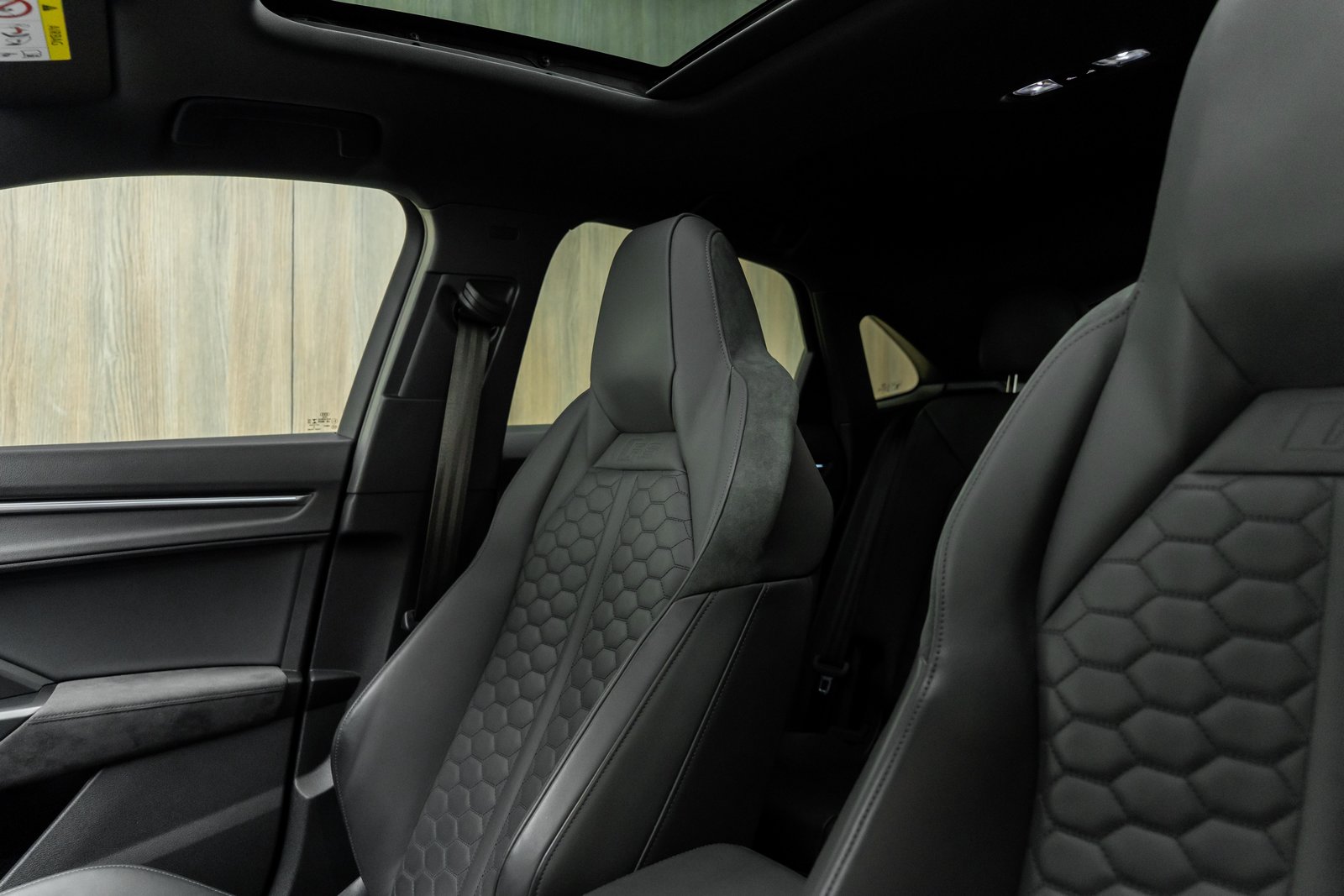 AUDI RS Q3 Sportback quattro S tronic, Petrol, Second hand / Used, Automatic - 6