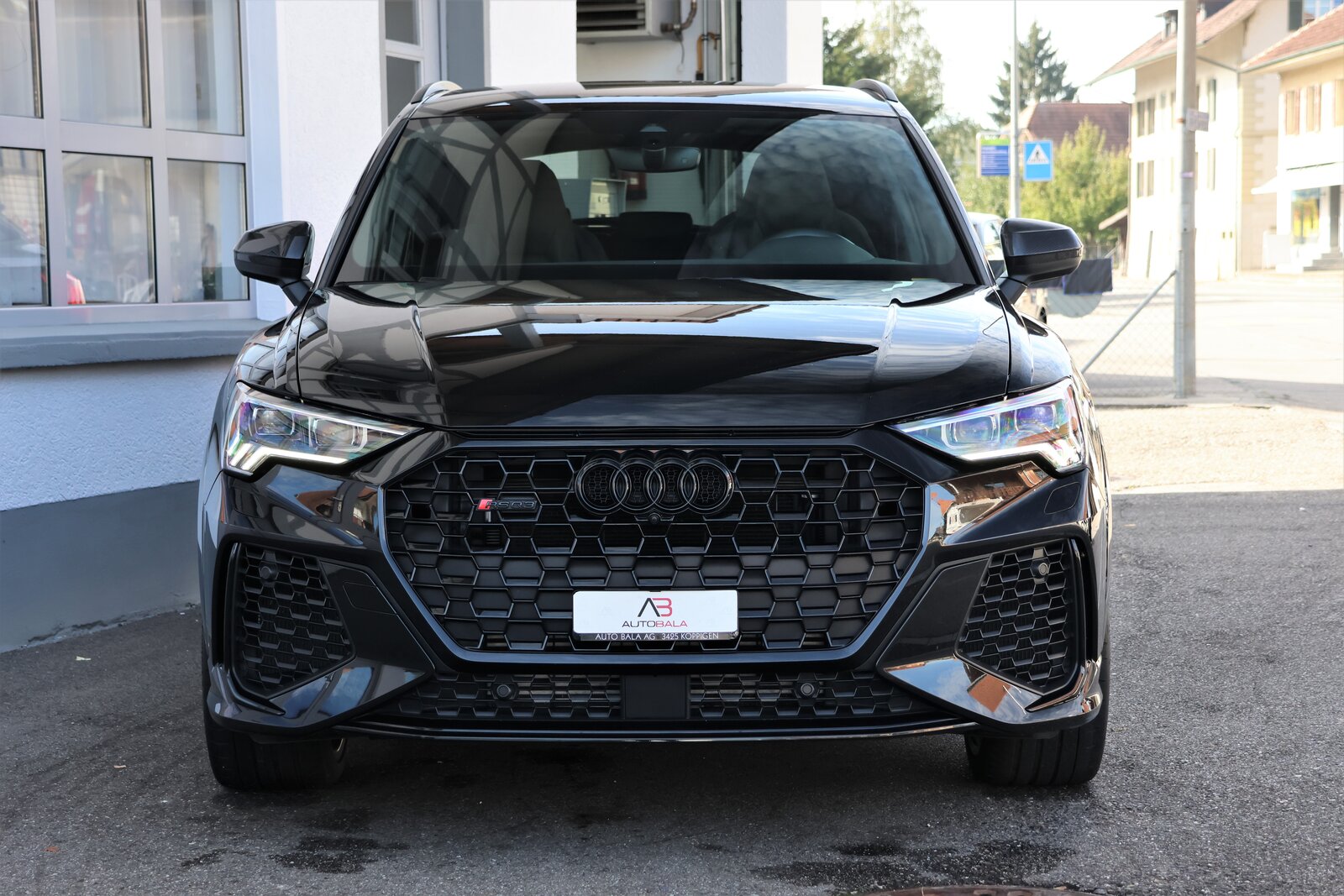 AUDI RS Q3 2.5 TFSI quattro S tronic *BlackStyle* + 1.9T AHK, Essence, Occasion / Utilisé, Automatique - 2