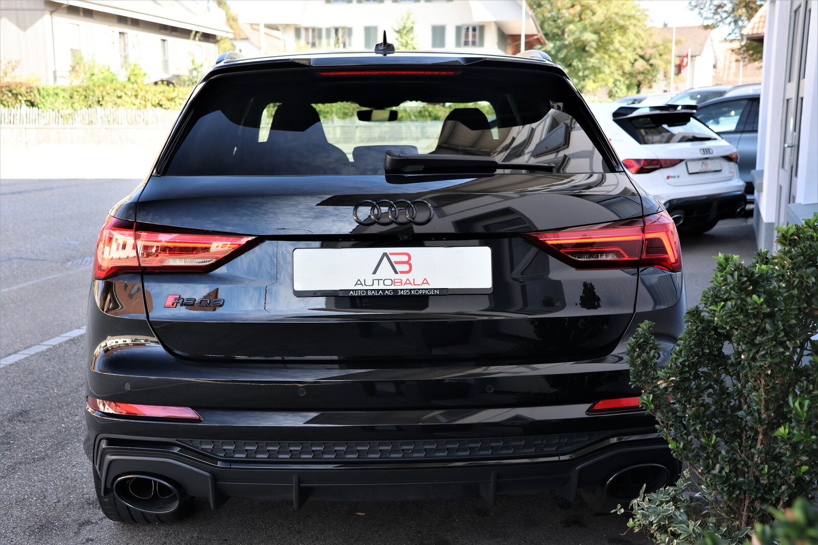 AUDI RS Q3 2.5 TFSI quattro S tronic *BlackStyle* + 1.9T AHK, Essence, Occasion / Utilisé, Automatique - 7