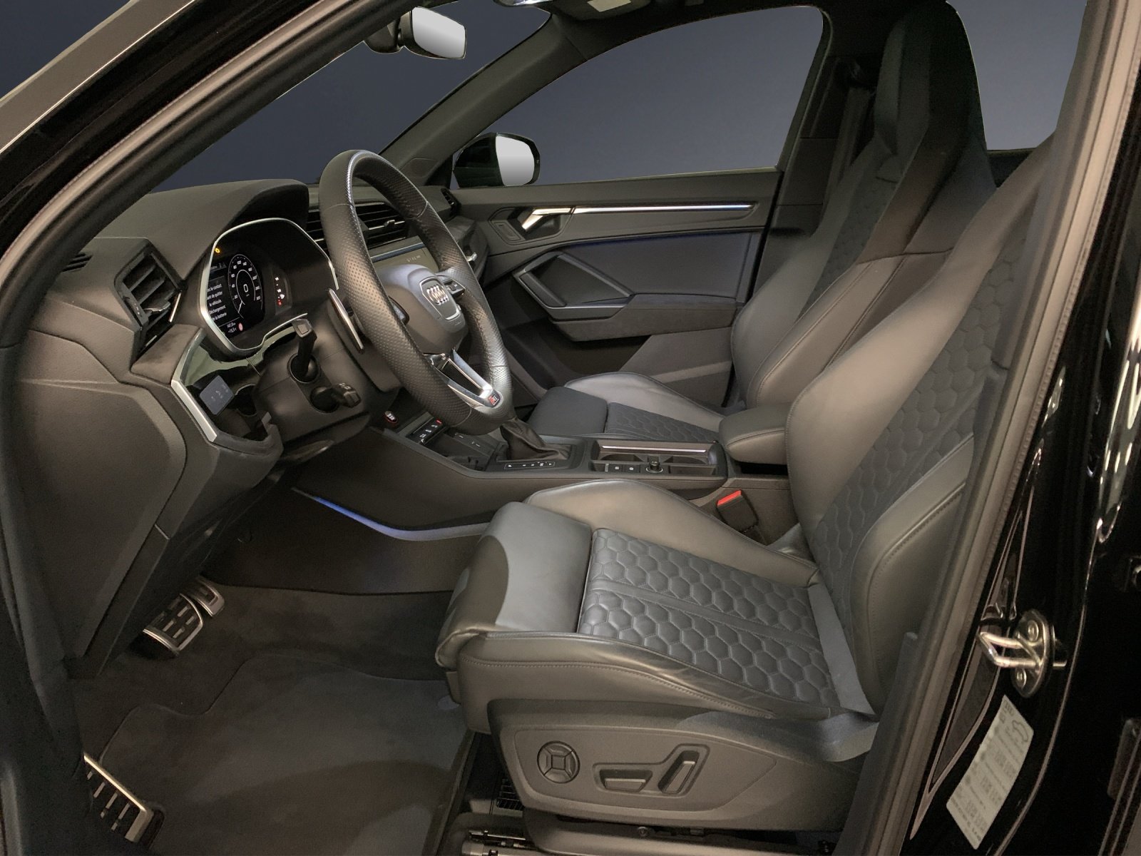 AUDI RS Q3 2.5 TFSI quattro, Benzin, Occasion / Gebraucht, Automat - 6