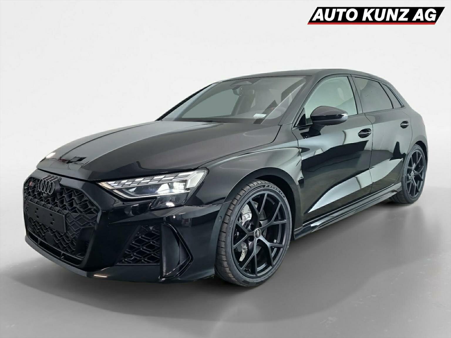 AUDI RS3 Sportback 2.5 TSI quattro S-tronic, Benzin, Neues Fahrzeug mit Tageszulassung, Automatik