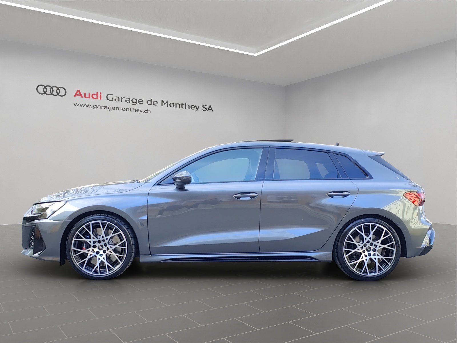 AUDI RS3 Sportback 2.5 TSI quattro S-tronic, Essence, Voiture nouvelle, Automatique - 2