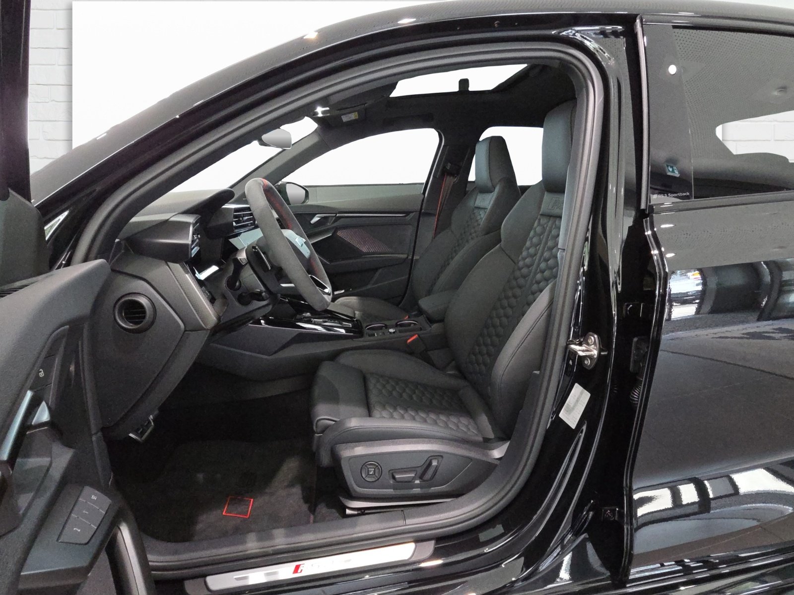 AUDI RS3 Sportback 2.5 TSI quattro S-tronic, Petrol, New car, Automatic - 5