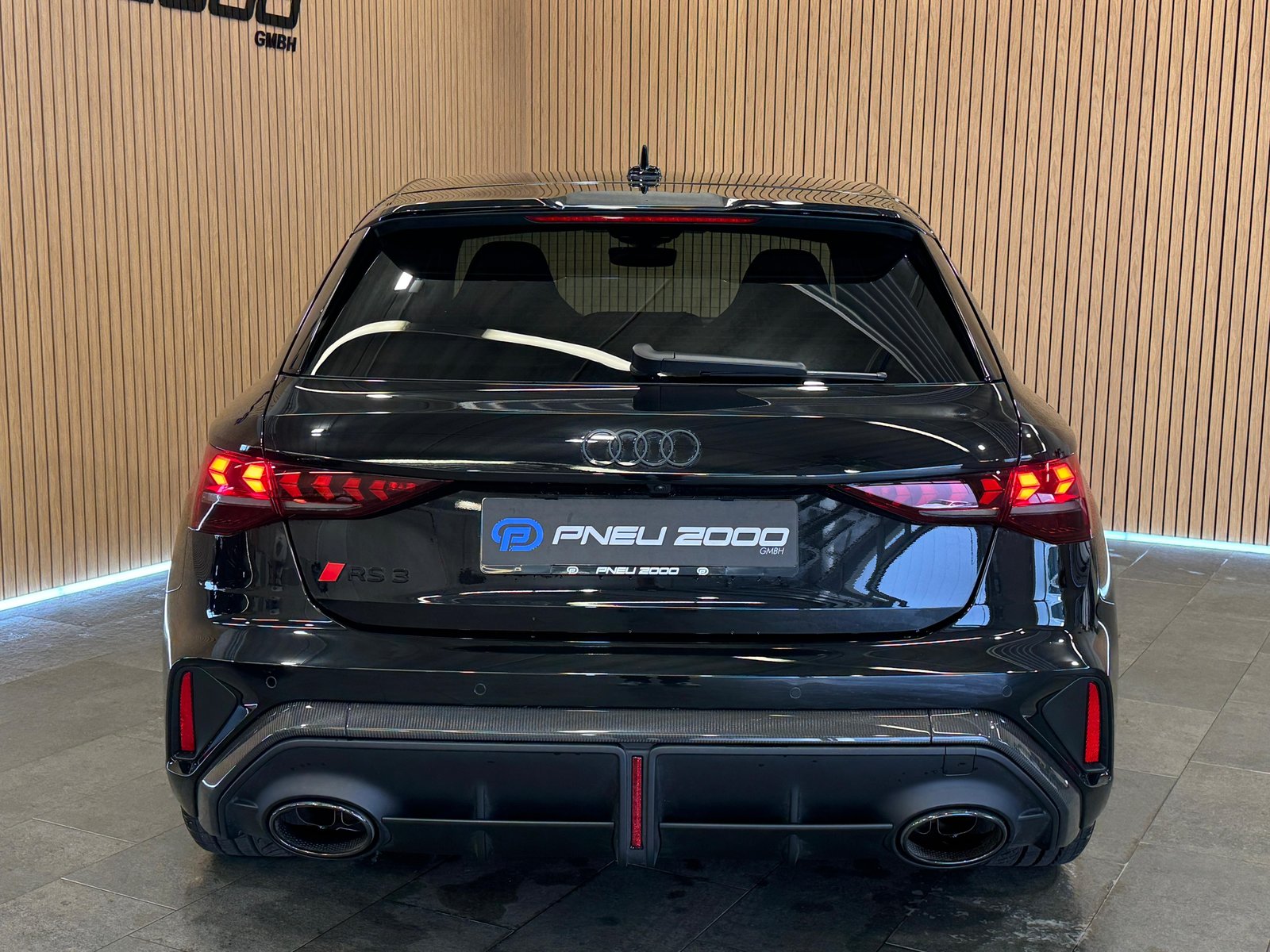 AUDI RS3 Sportback 2.5 TSI quattro S-tronic *CARBON PAKET*V-Max 2, Petrol, Second hand / Used, Automatic - 4