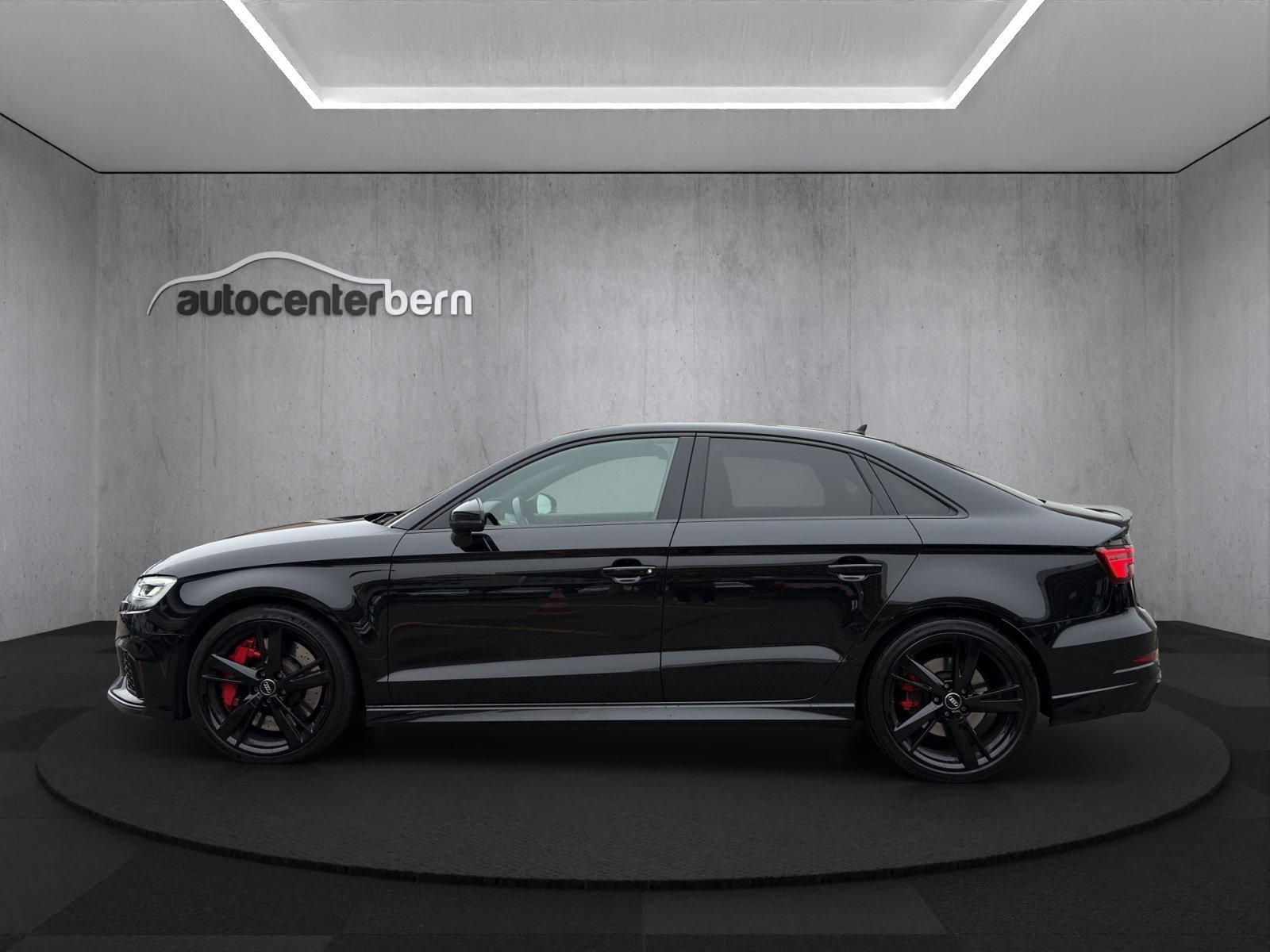 AUDI RS3 Limousine 2.5 TSI quattro S-tronic, Benzin, Occasion / Gebraucht, Automatik - 4