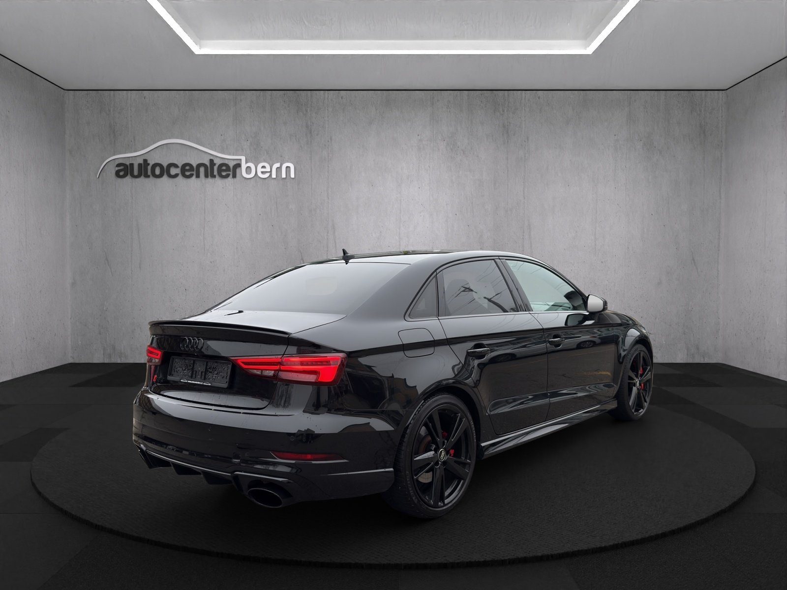 AUDI RS3 Limousine 2.5 TSI quattro S-tronic, Benzin, Occasion / Gebraucht, Automatik - 7