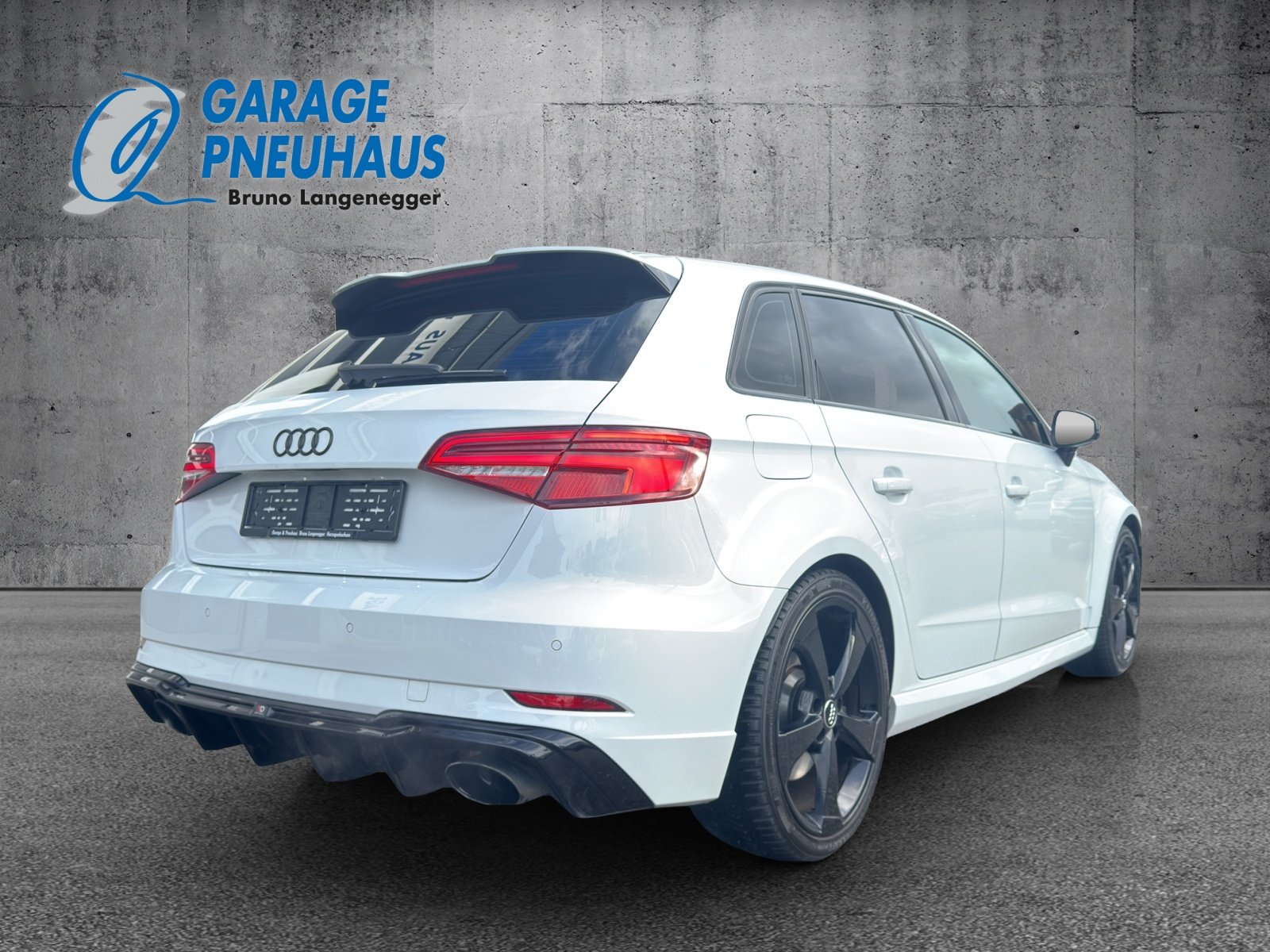 AUDI RS3 Sportback 2.5 TSI quattro S-tronic, Petrol, Second hand / Used, Automatic - 4
