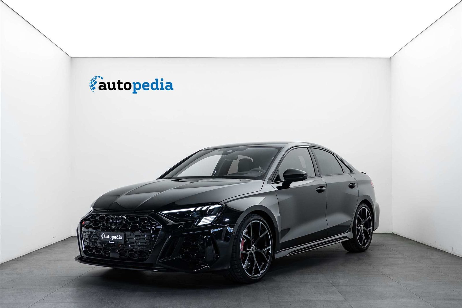 AUDI RS3 Limousine 2.5 TSI quattro S-tronic 400PS