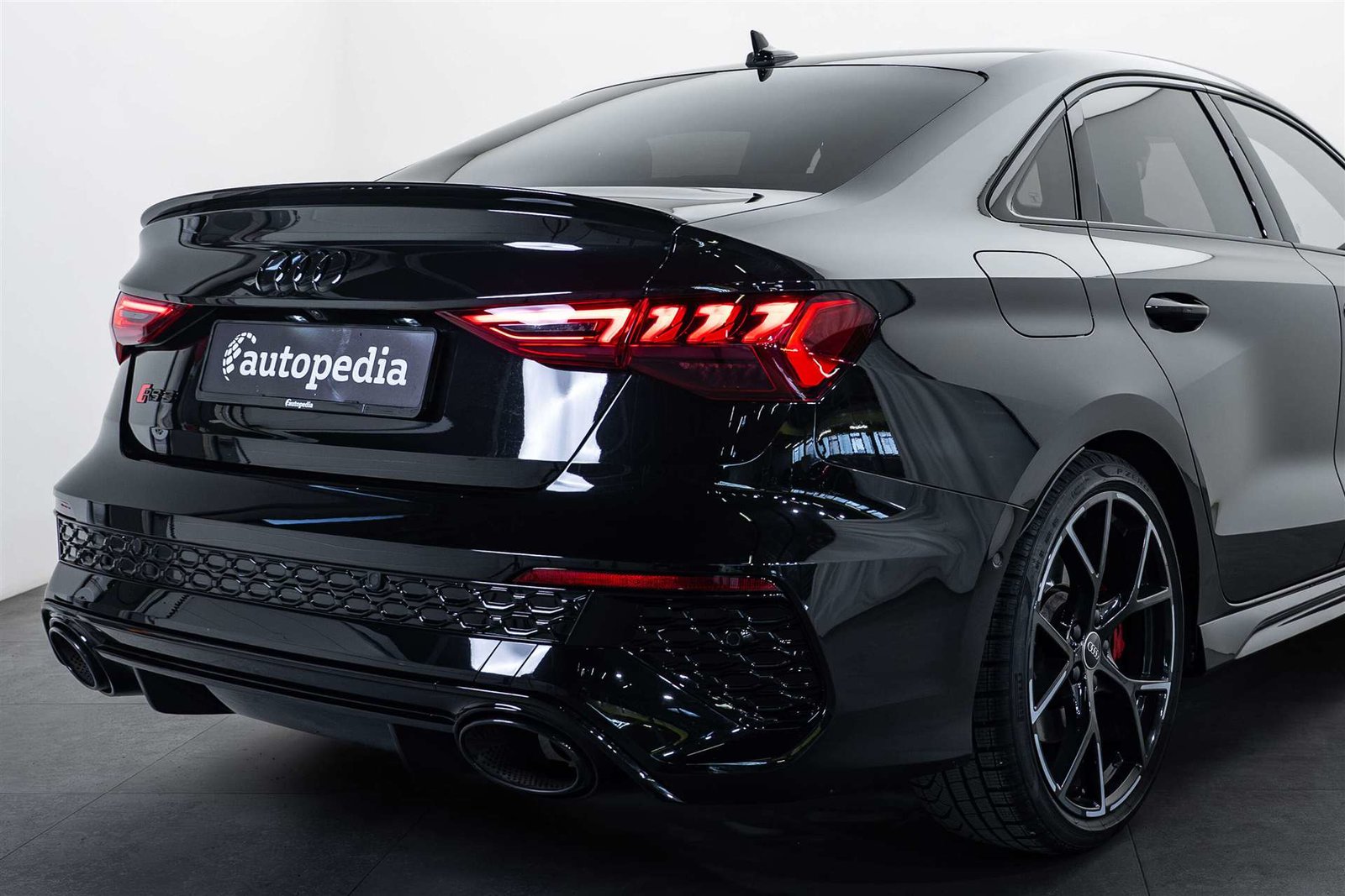 AUDI RS3 Limousine 2.5 TSI quattro S-tronic 400PS, Benzina, Occasioni / Usate, Automatico - 4