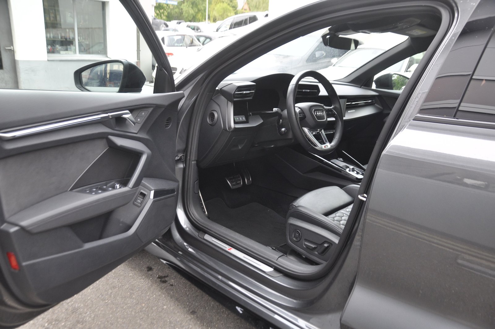 AUDI RS3 Sportback 2.5 TSI quattro S-tronic, Essence, Occasion / Utilisé, Automatique - 4