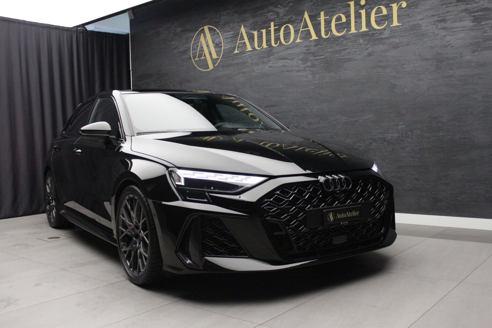 AUDI RS3 Sportback 2.5 TSI quattro S-tronic, Petrol, Second hand / Used, Automatic - 4
