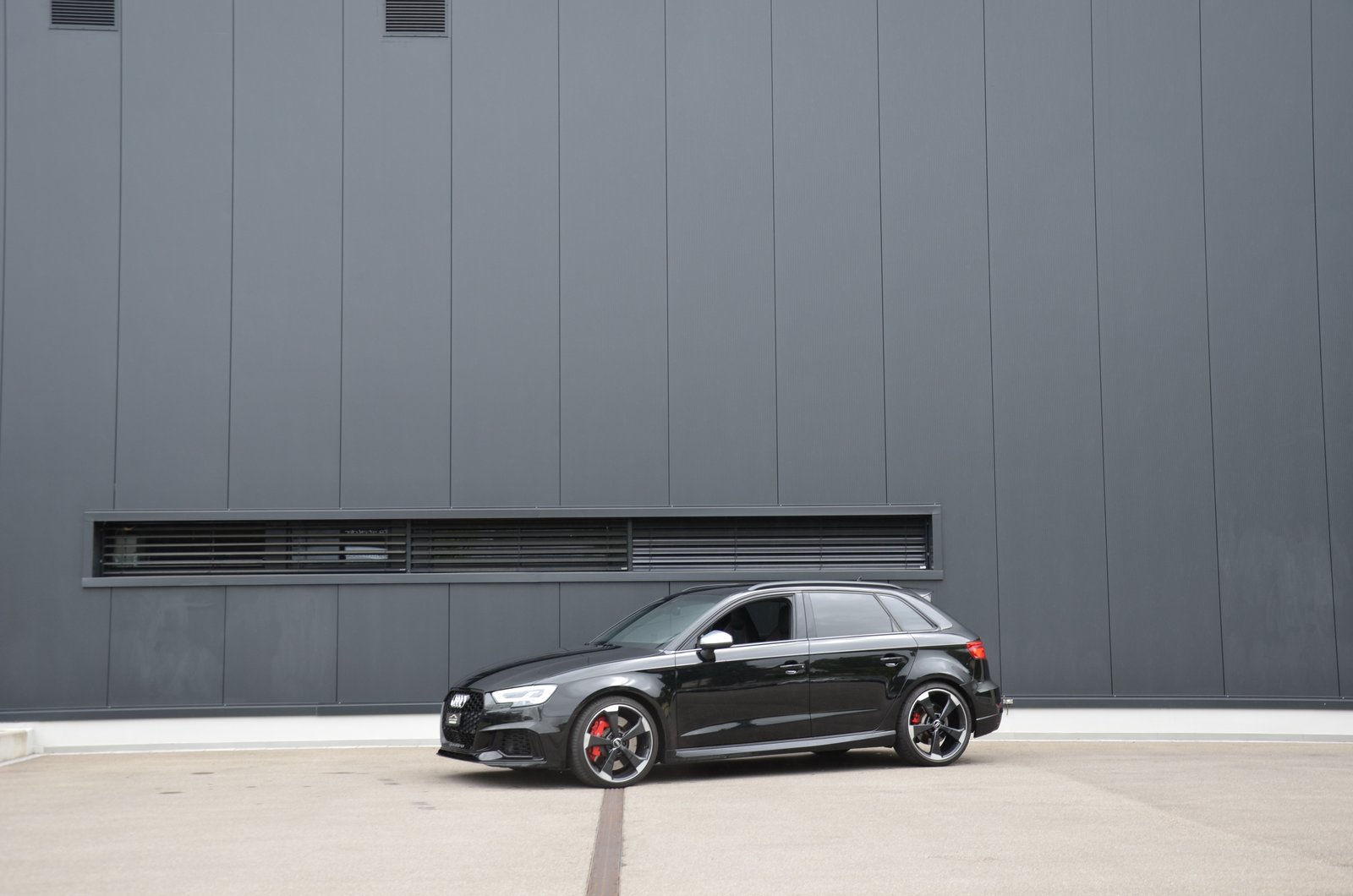 AUDI RS3 Sportback 2.5 TSI quattro S-tronic, Petrol, Second hand / Used, Automatic - 2