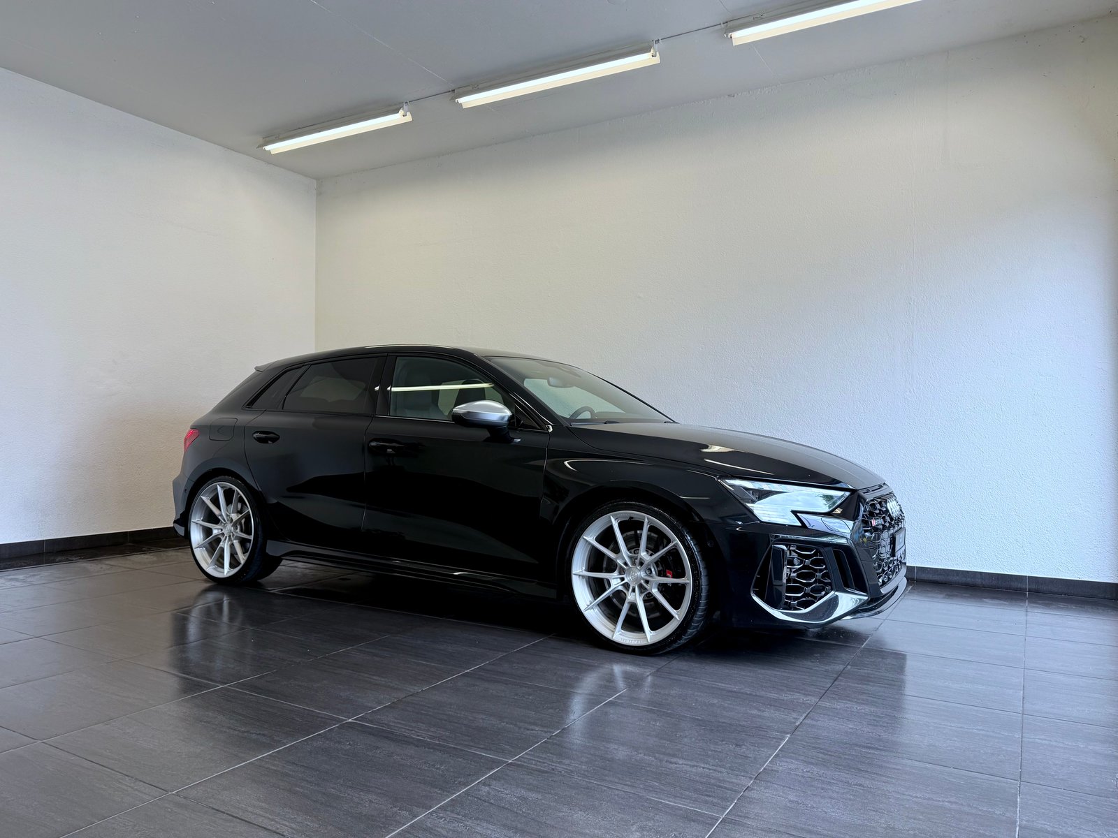 AUDI RS3 Sportback 2.5 TSI quattro S-tronic Titan Forged