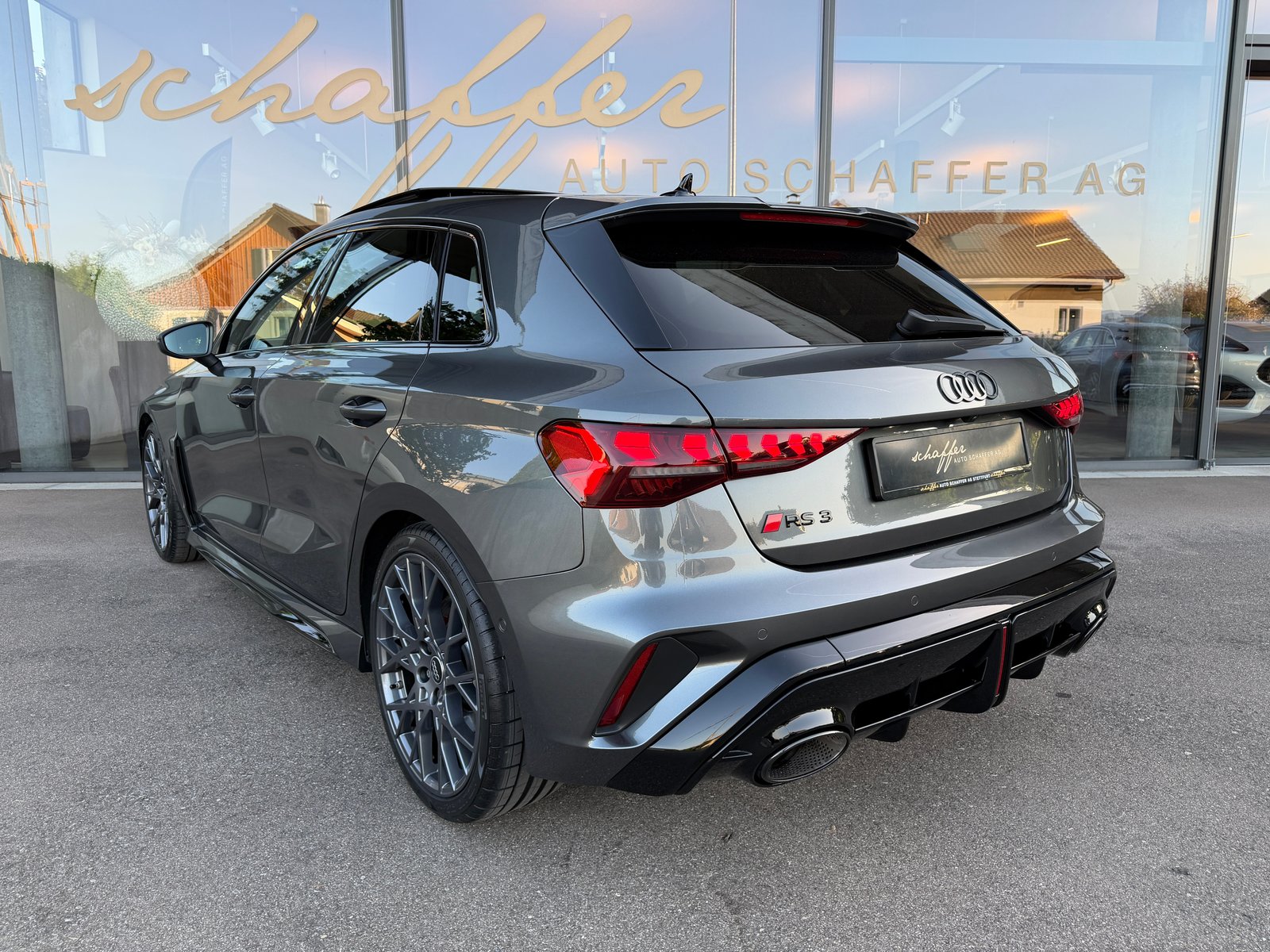 AUDI RS3 Sportback 2.5 TSI quattro S-tronic, Benzin, Occasion / Gebraucht, Automatik - 7