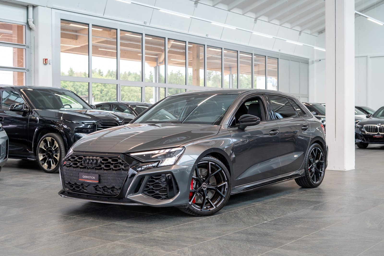 AUDI RS3 Sportback 2.5 TFSI quattro S-Tronic / Glasdach / Al