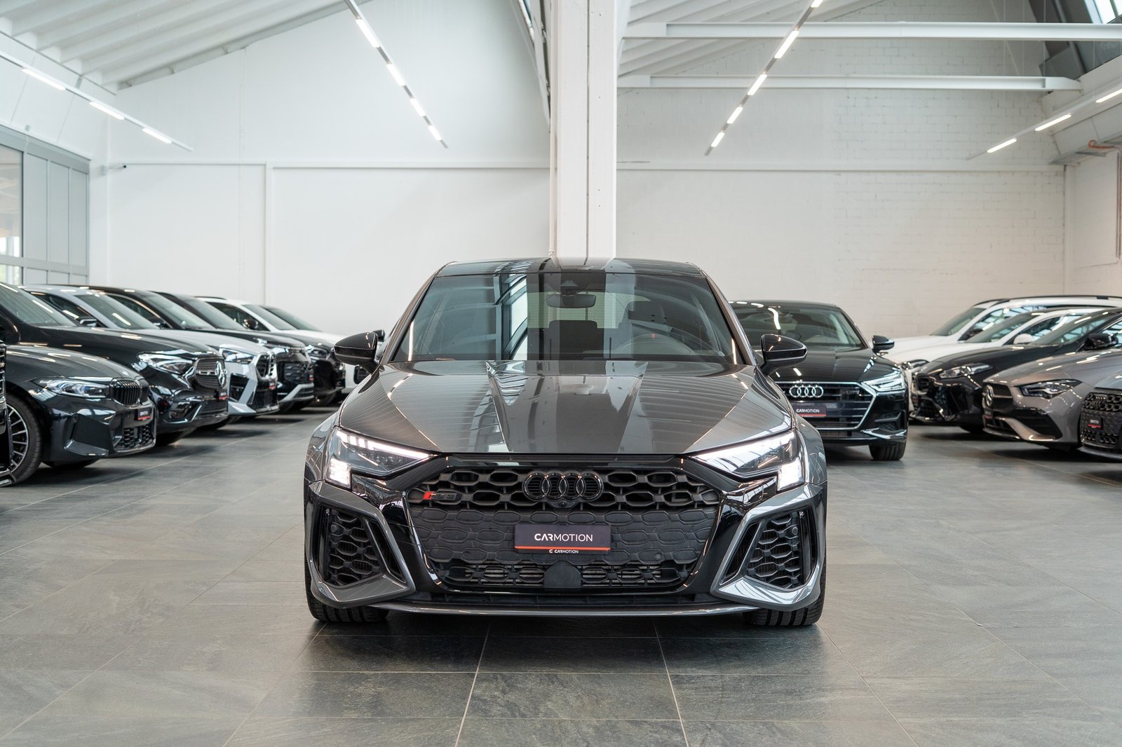 AUDI RS3 Sportback 2.5 TFSI quattro S-Tronic / Glasdach / Al, Petrol, Second hand / Used, Automatic - 2