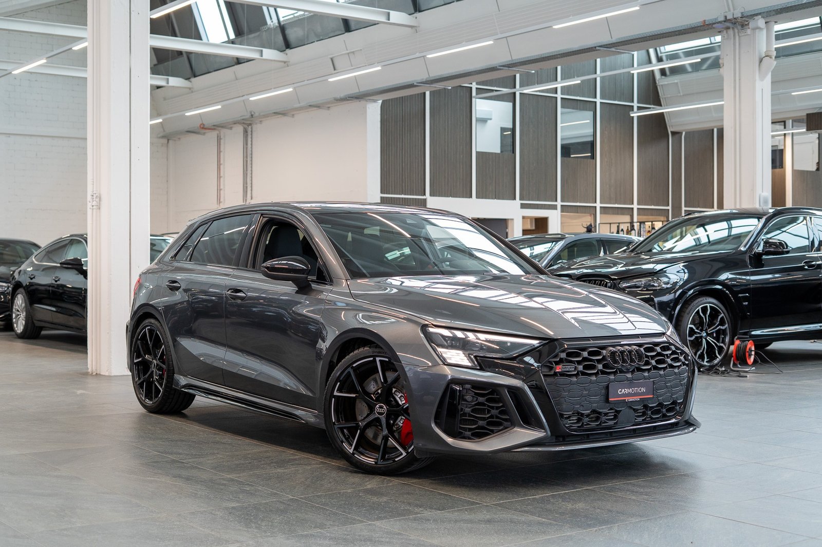 AUDI RS3 Sportback 2.5 TFSI quattro S-Tronic / Glasdach / Al, Petrol, Second hand / Used, Automatic - 3