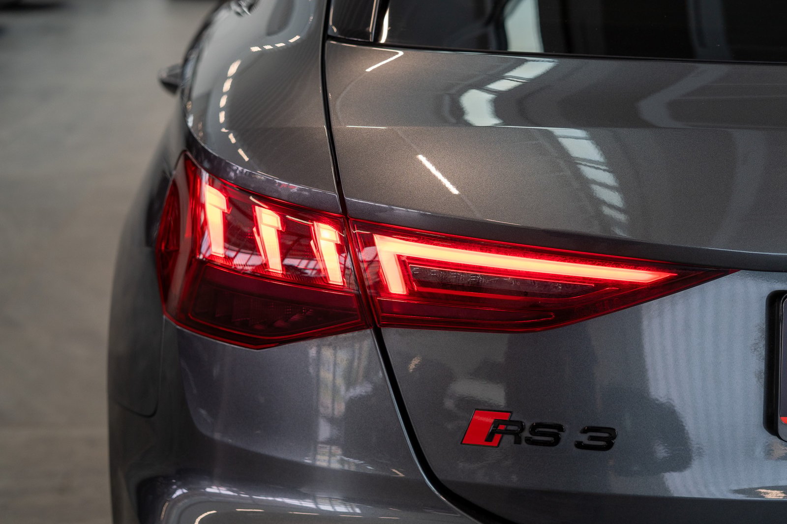 AUDI RS3 Sportback 2.5 TFSI quattro S-Tronic / Glasdach / Al, Petrol, Second hand / Used, Automatic - 6