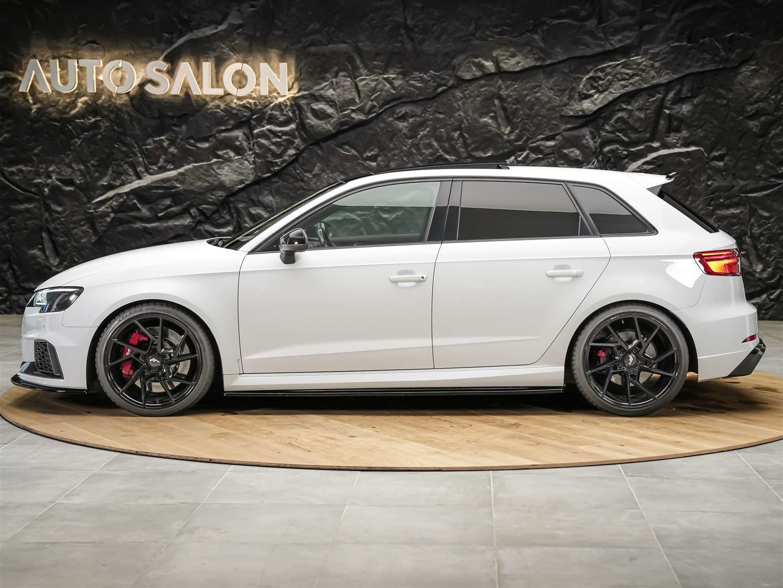 AUDI RS3 Sportback 2.5 TSI quattro S-tronic *Panorama*Eventu, Petrol, Second hand / Used, Automatic - 2