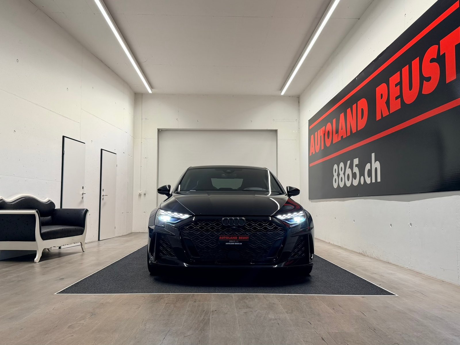 AUDI RS3 Limousine 2.5 TSI quattro S-tronic, Petrol, Second hand / Used, Automatic - 2