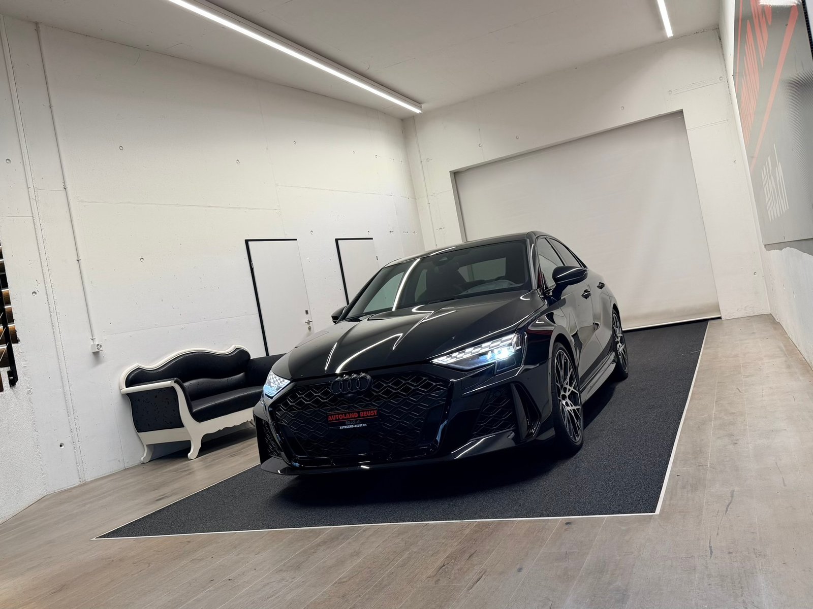 AUDI RS3 Limousine 2.5 TSI quattro S-tronic, Petrol, Second hand / Used, Automatic - 3