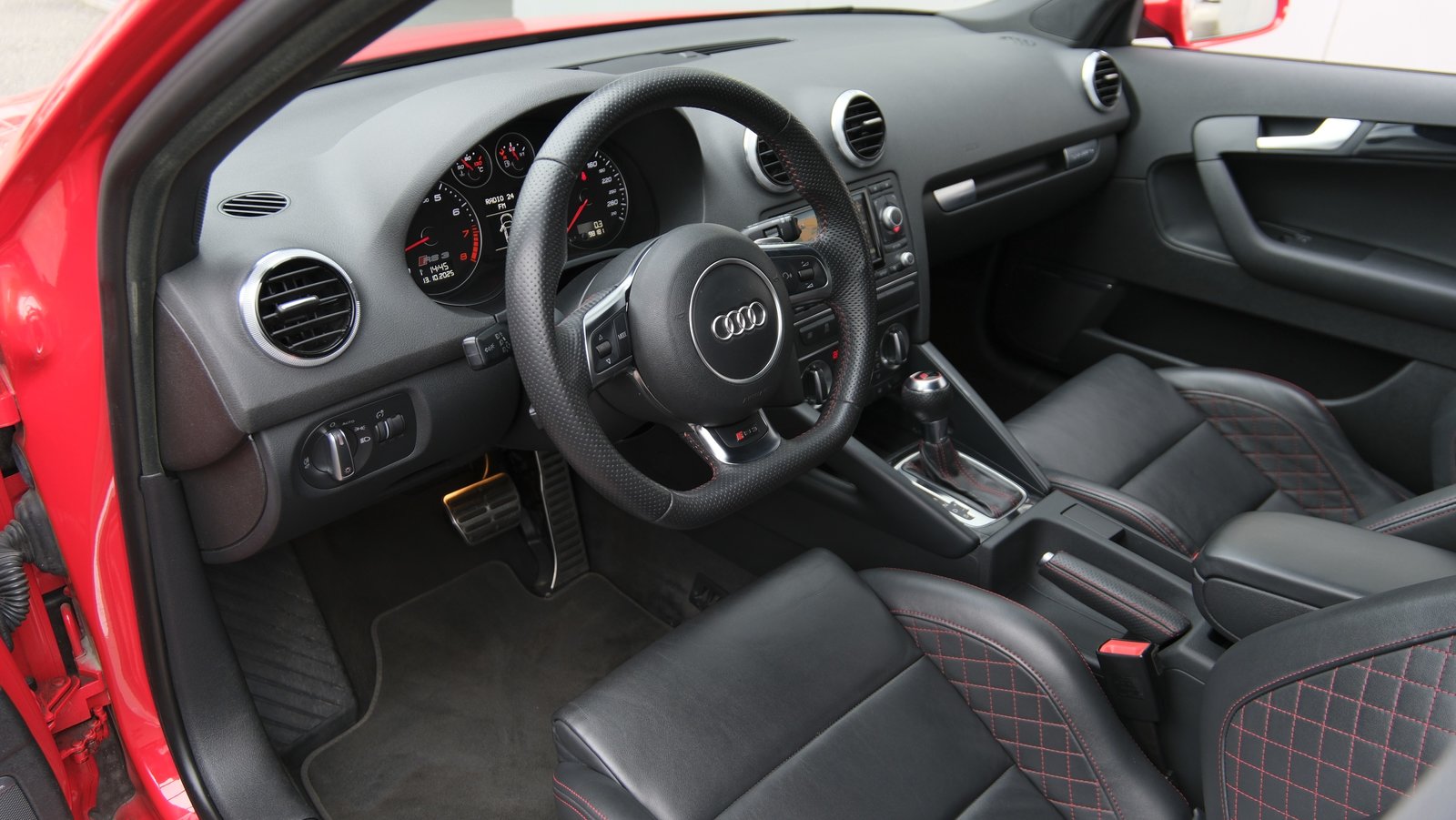 AUDI RS3 Sportback 2.5 TFSI quattro S-tronic, Benzin, Occasion / Gebraucht, Automatik - 5