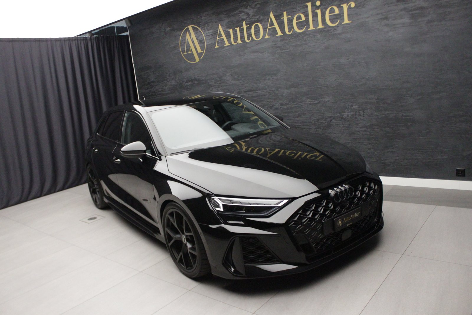 AUDI RS3 Sportback 2.5 TSI quattro S-tronic, Benzin, Occasion / Gebraucht, Automatik - 2