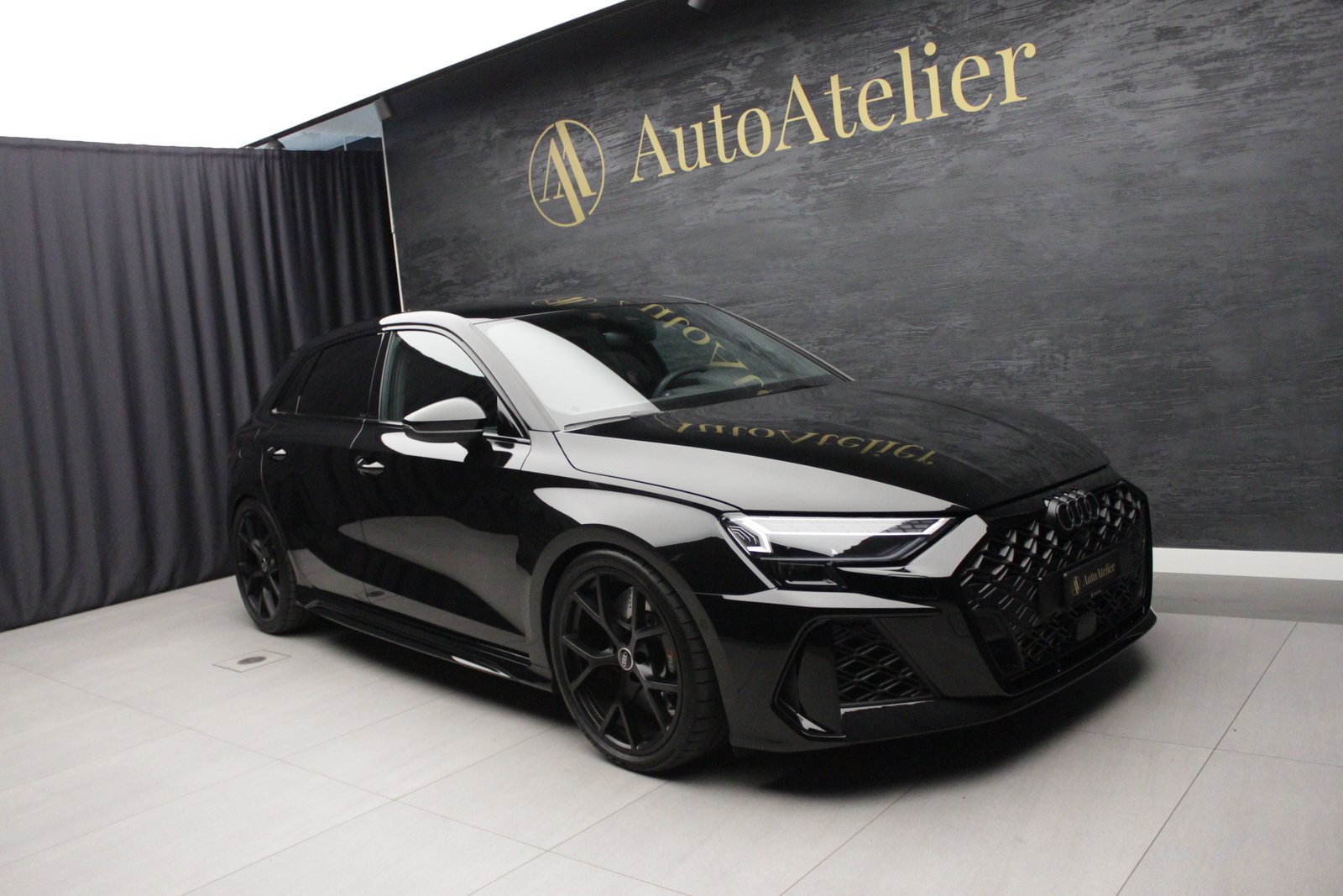 AUDI RS3 Sportback 2.5 TSI quattro S-tronic, Benzin, Occasion / Gebraucht, Automatik - 4