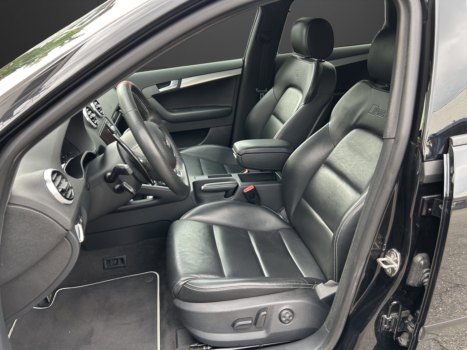 AUDI RS3 Sportback 2.5 TFSI quattro S-tronic, Benzin, Occasion / Gebraucht, Automatik - 6