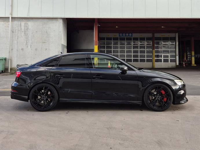 AUDI RS3 Limousine 2.5 T FSI quattro S-Tronic, Petrol, Second hand / Used, Automatic