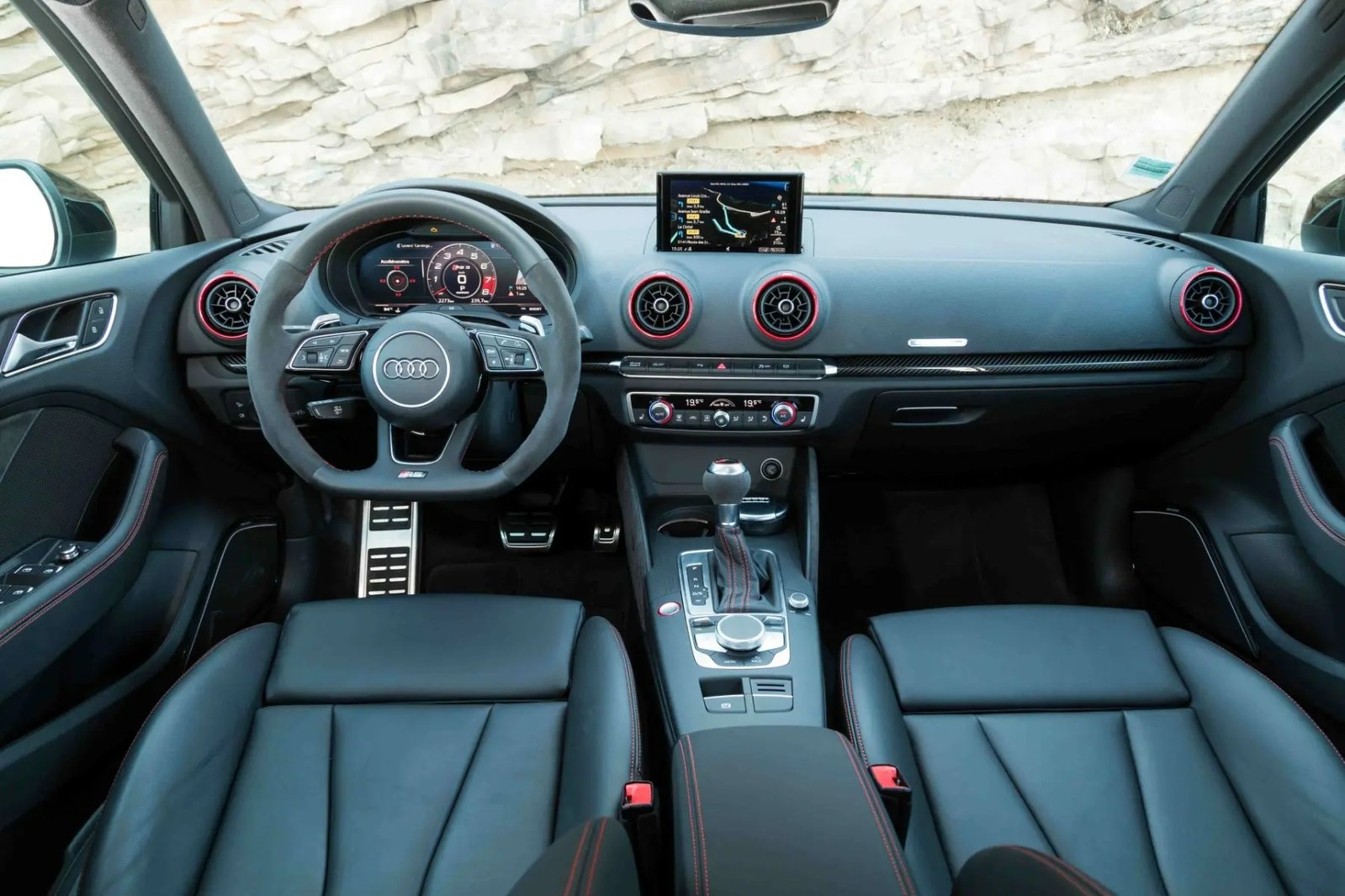 AUDI RS3 Limousine 2.5 T FSI quattro S-Tronic, Benzin, Occasion / Gebraucht, Automatik - 6