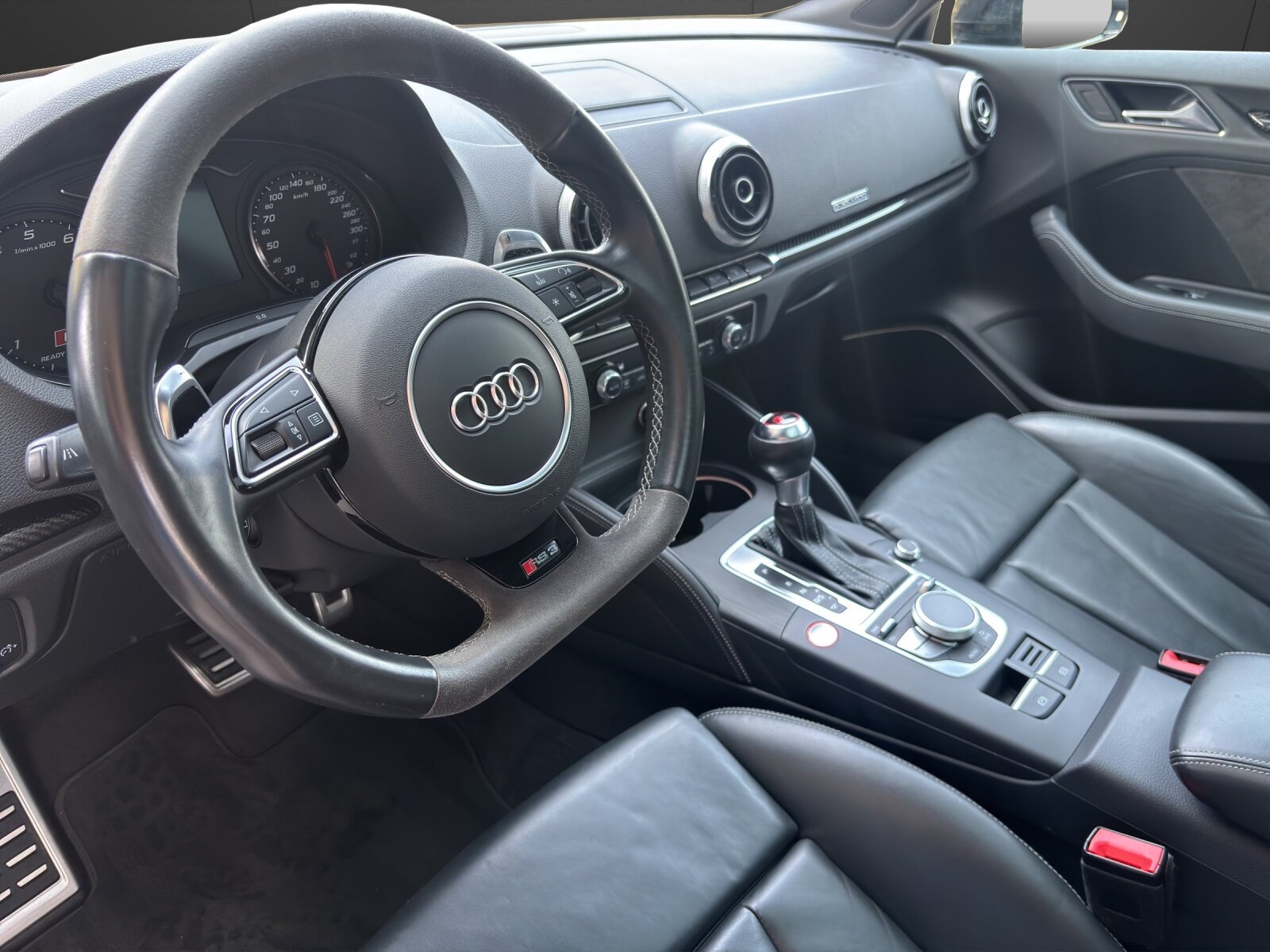 AUDI RS3 2.5 TSI quattro S-tronic, Benzin, Occasion / Gebraucht, Automatik - 4