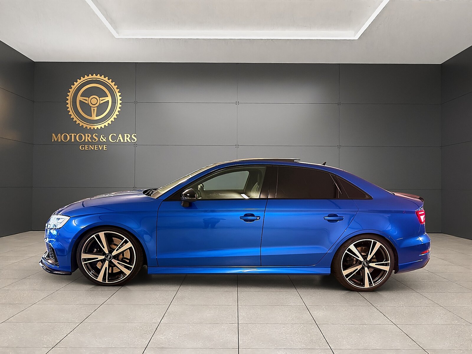 AUDI RS3 Limousine 2.5 TSI quattro S-tronic, Petrol, Second hand / Used, Automatic - 3