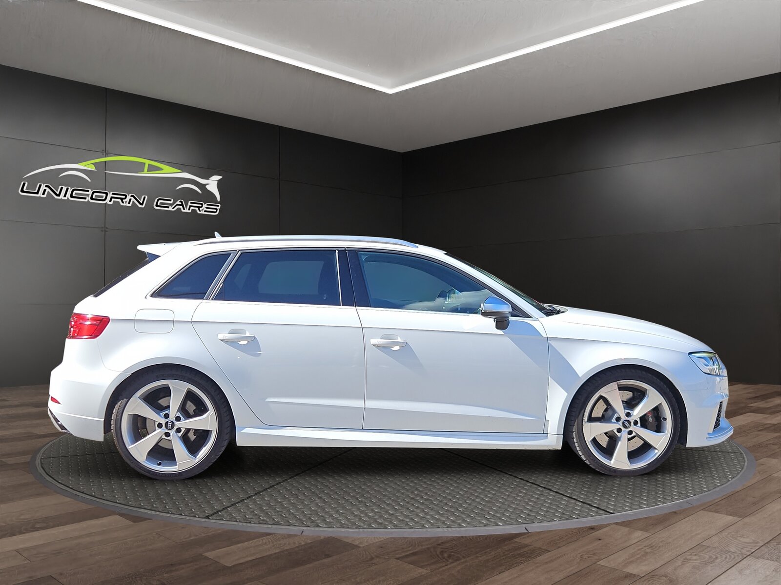 AUDI RS3 Sportback 2.5 TSI quattro S-tronic, Petrol, Second hand / Used, Automatic - 2