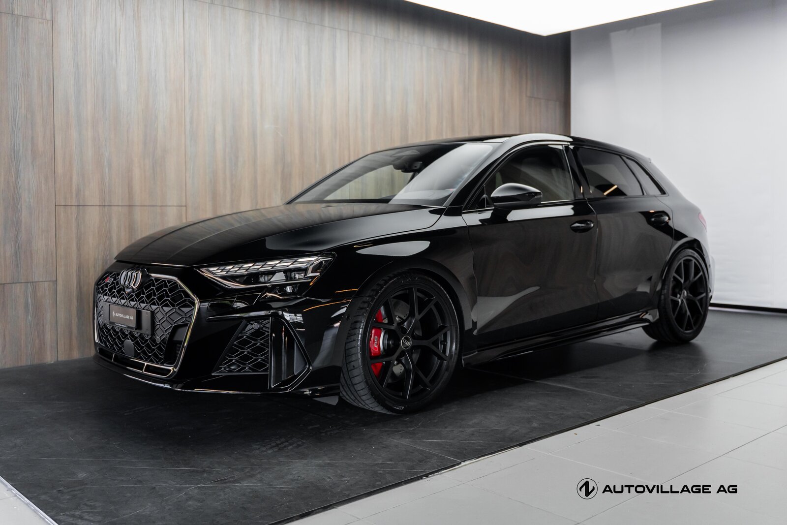 AUDI RS3 Sportback 2.5 TSI quattro S-tronic All Black Werk