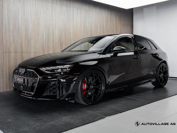 AUDI RS3 Sportback 2.5 TSI quattro S-tronic All Black Werk, Benzin, Occasion / Gebraucht, Automatik
