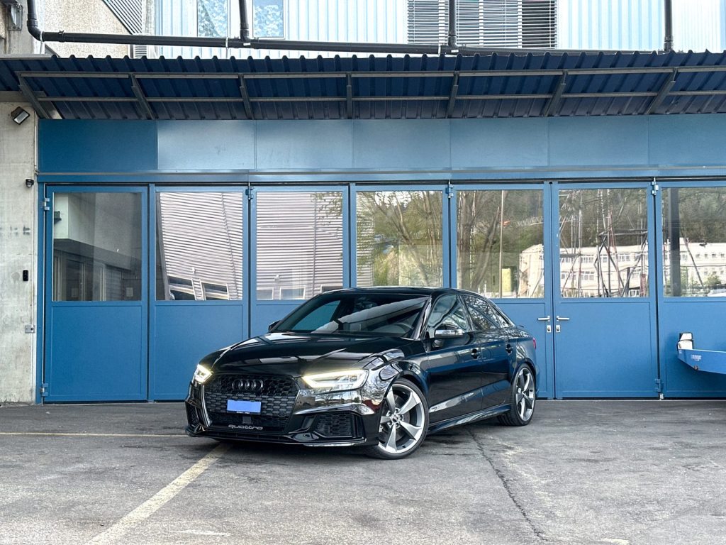AUDI 2.5 T FSI quattro S-Tronic