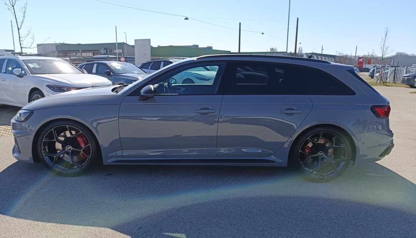 AUDI RS4 Avant quattro tiptronic, Benzin, Neuwagen, Automatik - 2