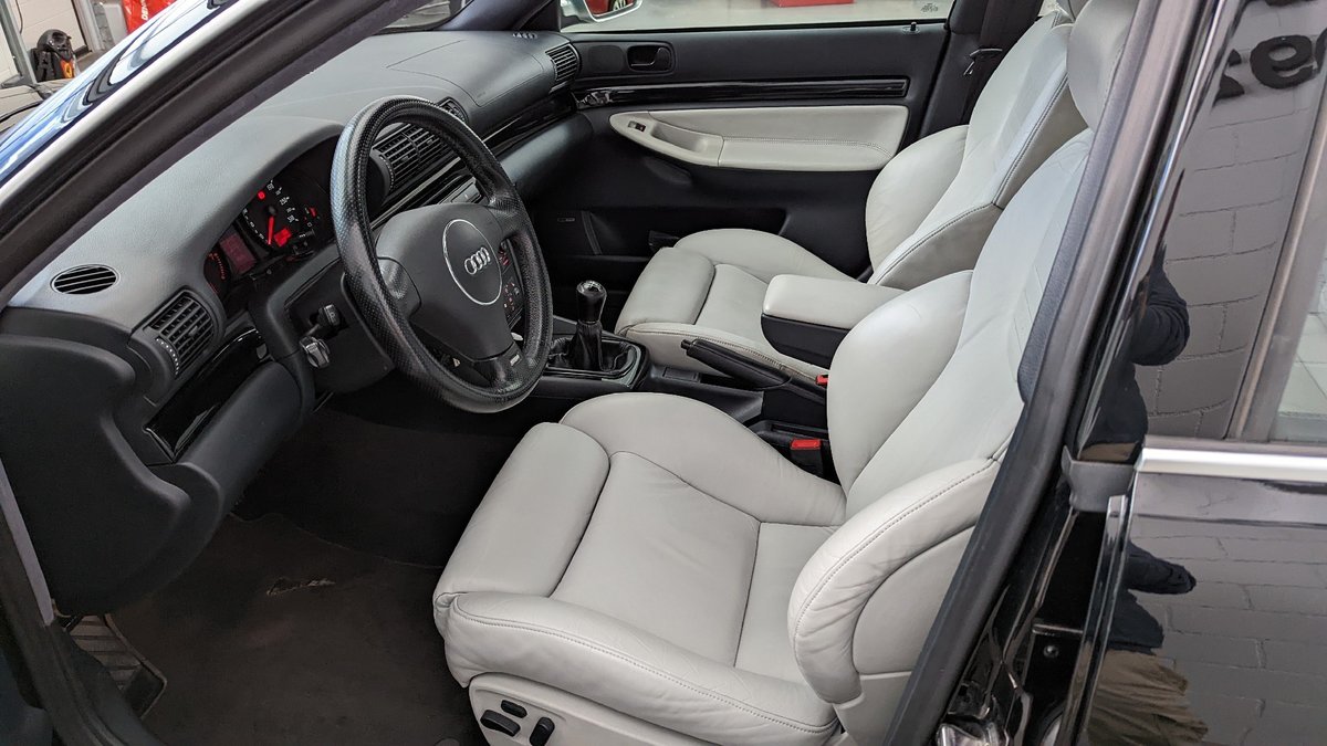AUDI RS4 Avant quattro, Essence, Occasion / Utilisé, Manuelle - 4