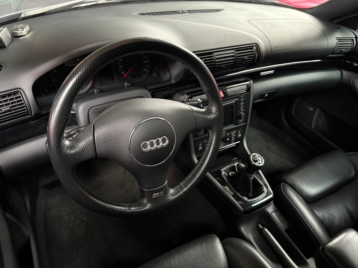 AUDI RS4 Avant quattro, Essence, Occasion / Utilisé, Manuelle - 2
